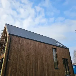 Pokrycie dachu panelem na rąbek