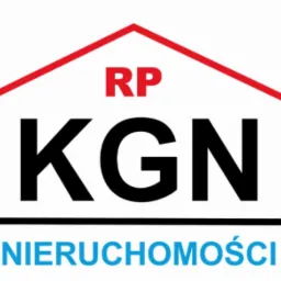 Logo firmy RP KGN Nieruchomości z czerwonym dachem i czarnym napisem KGN, poniżej niebieski napis Nieruchomości na białym tle.
