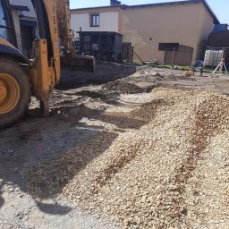 USŁUGI BUDOWLANO-HANDLOWE 