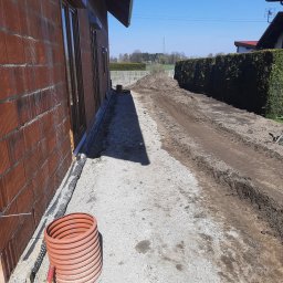 USŁUGI BUDOWLANO-HANDLOWE 