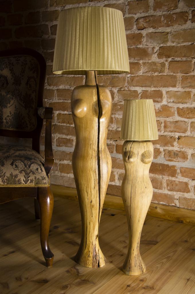 Lampa z drewna bukowego