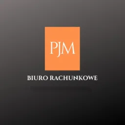 Logo firmy PJM Biuro Rachunkowe na ciemnoszarym tle.