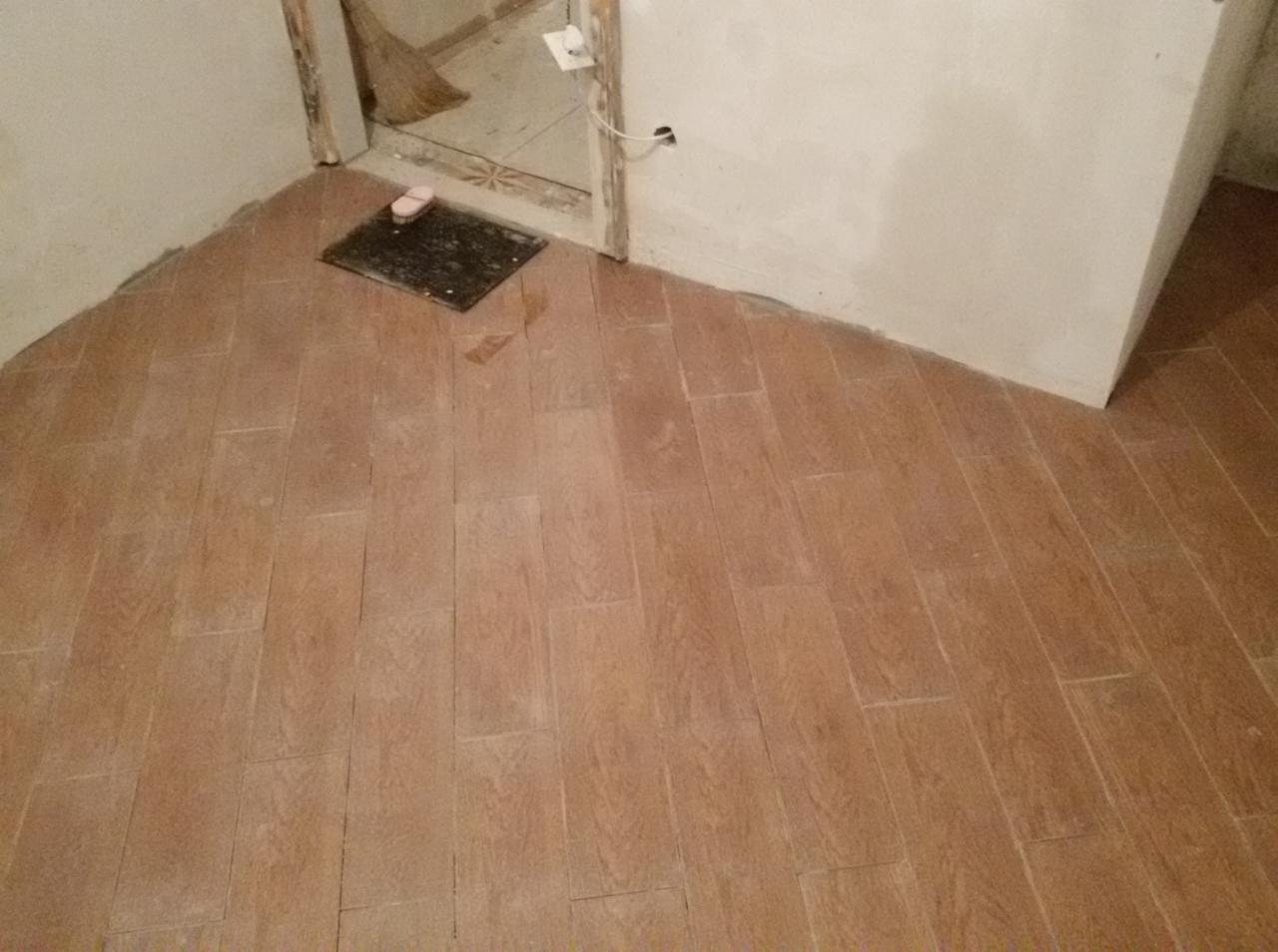 płytki ceramiczne , położony diagonalnie