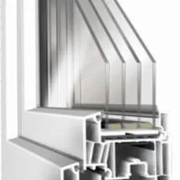 Przekrój ramy okiennej z profilem 83, ukazujący wielokomorową konstrukcję i system uszczelnień.