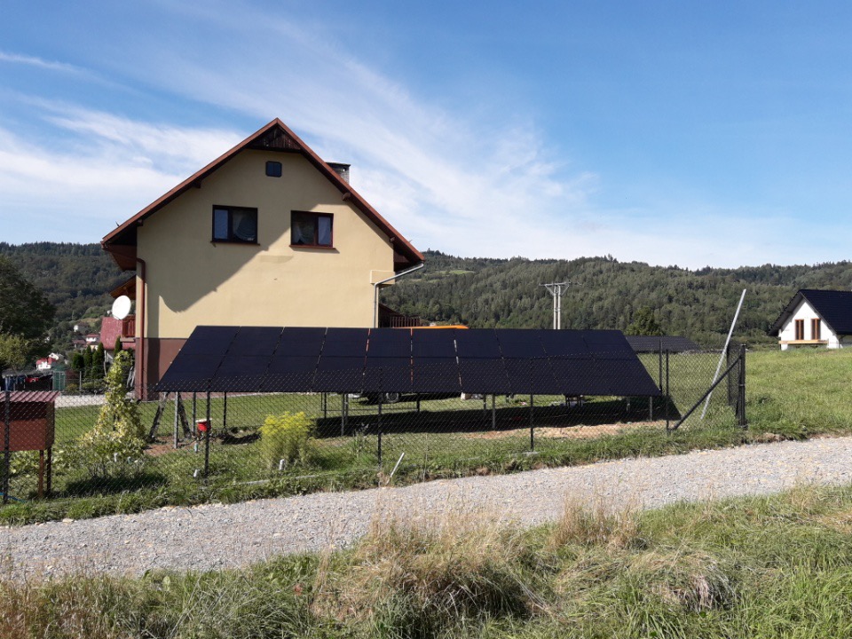 7 kWp na gruncie.