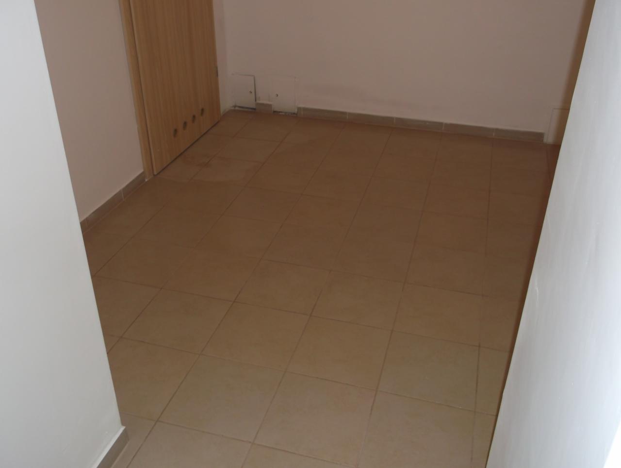 Układanie glazury - Salon fryzjerski ( zaplecze)