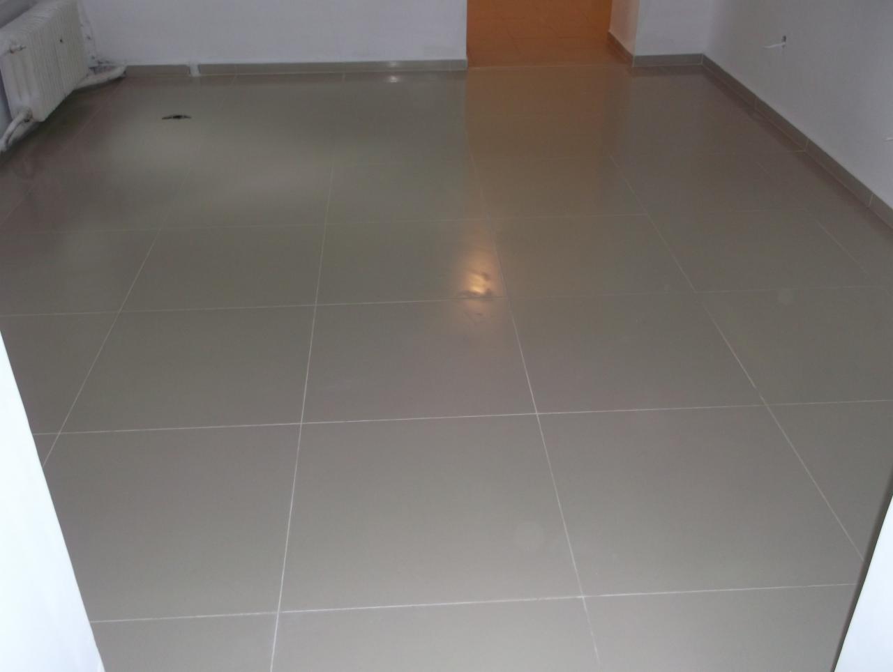 Układanie glazury - Salon fryzjerski