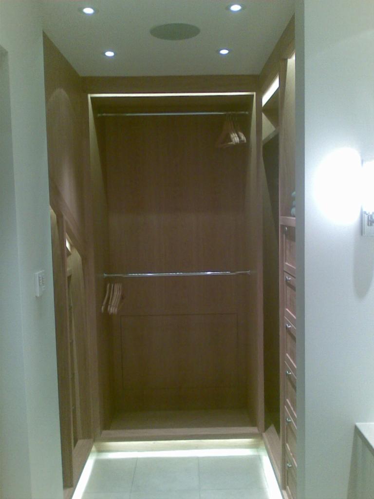 podświetlenie garderoby