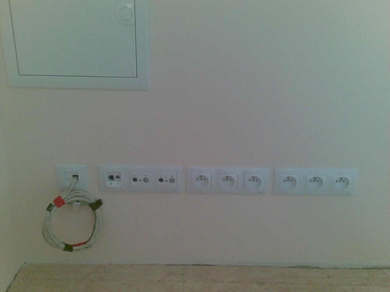 osprzęt naścienny w modułach