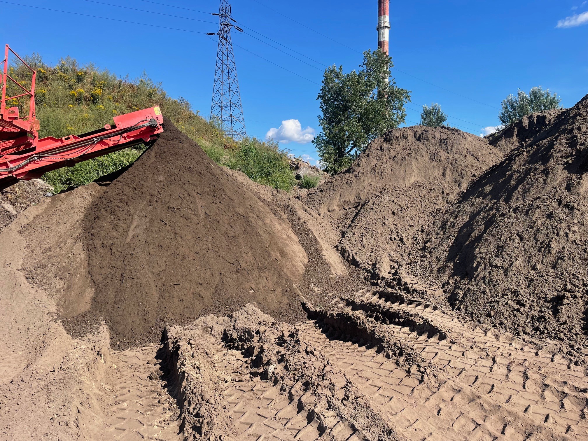 Sprzedaż materiałów sypkich - carnoziem/grys/kruszywo/piasek/tłuczeń