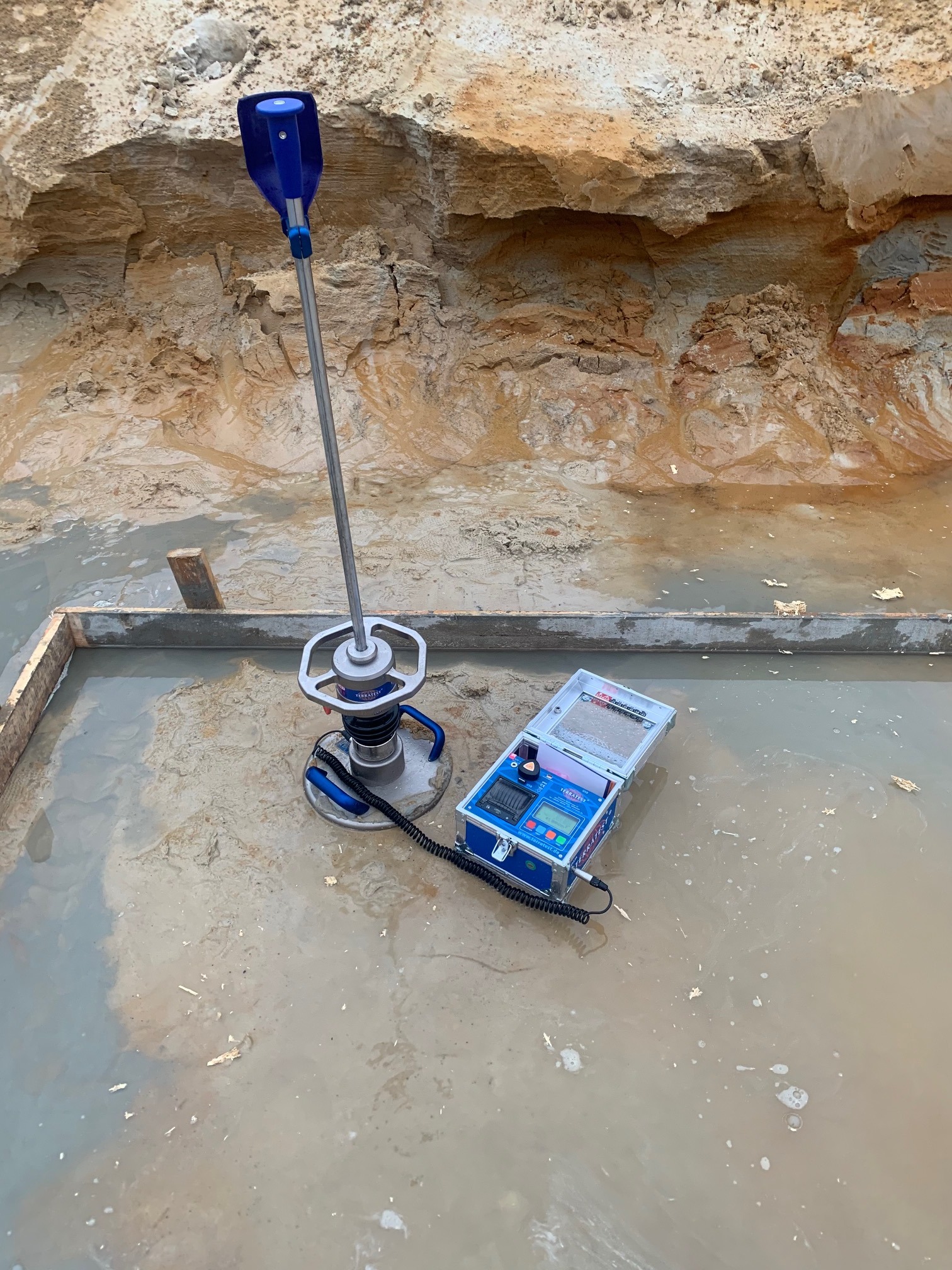 Kontrola zagęszczenia przed wylaniem ''chudego'' pod stopy fundamentowe