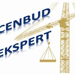 Grafika z nazwą firmy budowlanej 'CENBUD EKSPERT' w kolorze niebieskim i schematycznym rysunkiem dźwigu wieżowego w kolorze złotym.