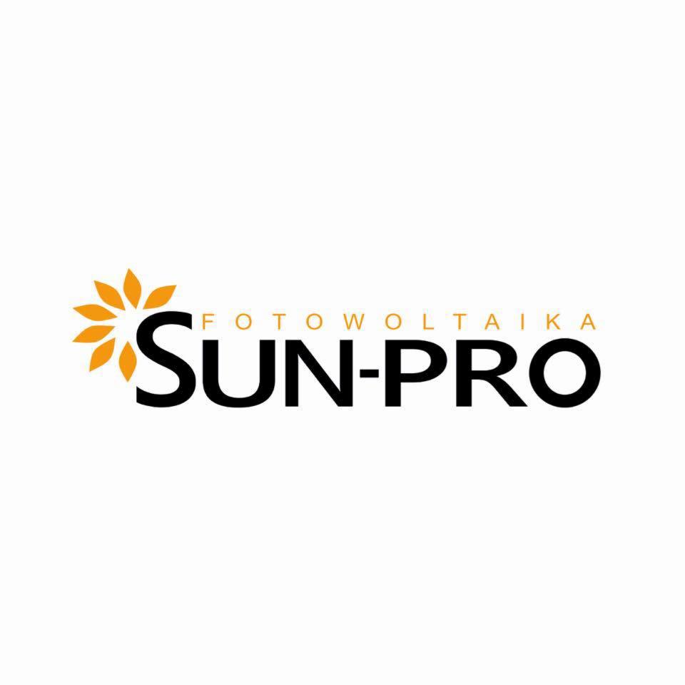 Logo firmy Sun-Pro Fotowoltaika z pomarańczowym symbolem słońca i napisem 'FOTOWOLTAIKA SUN-PRO' na białym tle.