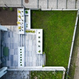 Mały ogród przyległy do zabudowy szeregowej, 