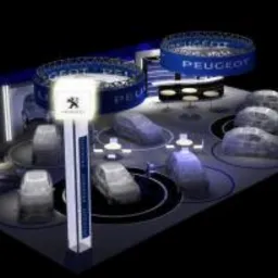 Wizualizacja 3D stoiska wystawienniczego marki Peugeot z oświetlonymi logotypami, okrągłymi platformami i samochodami eksponowanymi w ciemnym otoczeniu.