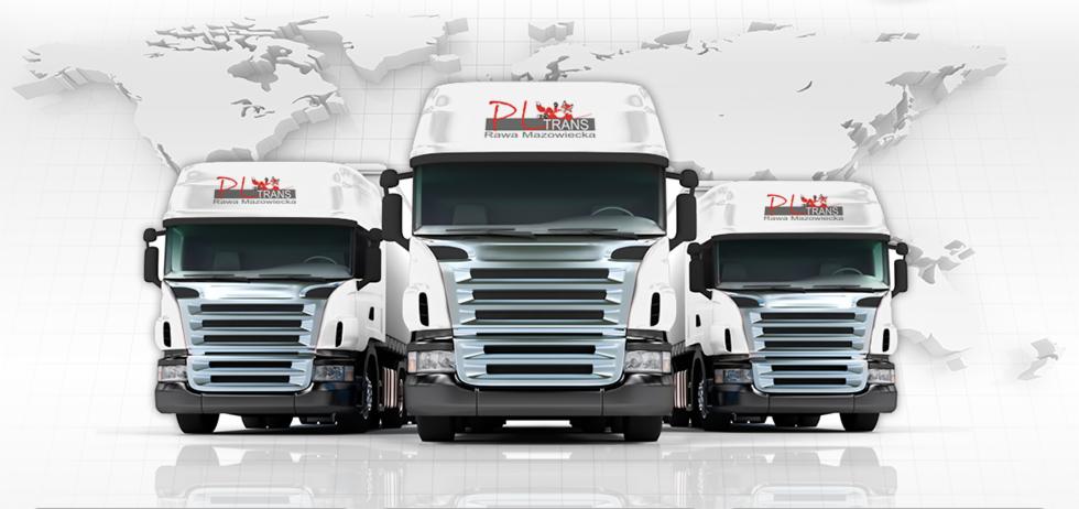 Trzy białe ciężarówki z logo firmy na tle mapy świata w odcieniach szarości, ustawione w rzędzie, z centralną ciężarówką wysuniętą do przodu.