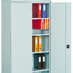 Metalowa szafa biurowa z otwartymi drzwiami, wypełniona segregatorami w różnych kolorach, z dodatkową szafką na górze z częściowo otwartymi drzwiami przesuwnymi.