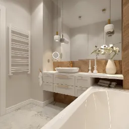 Elegancka łazienka w odcieniach bieli i drewna z marmurową podłogą, wiszącymi lampami nad umywalką, grzejnikiem drabinkowym i dekoracyjnymi elementami, takimi jak orchidee w wazonie i ręczniki