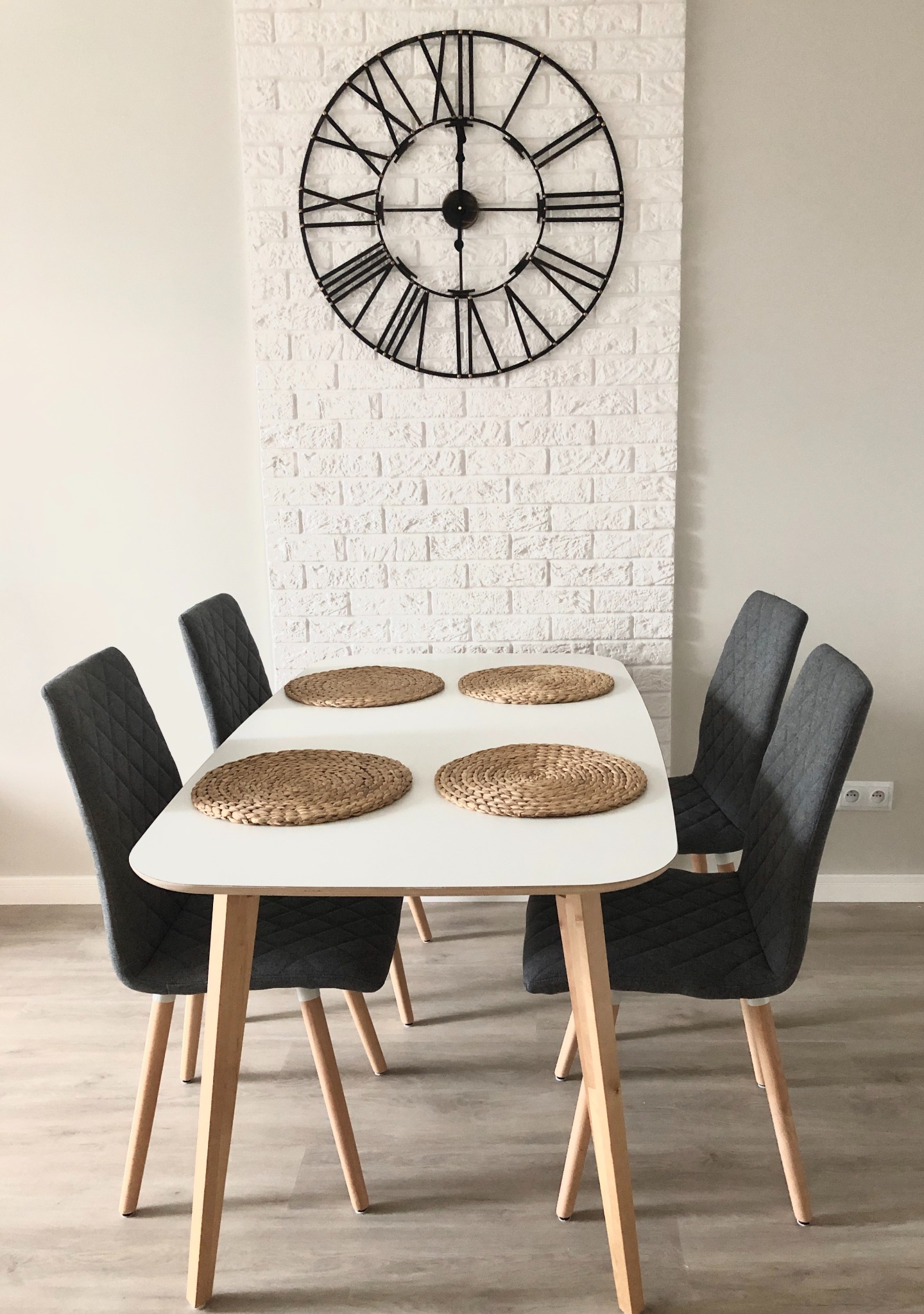 Przestrzeń jadalni w mieszkaniu na wynajem, Dolny Śląsk