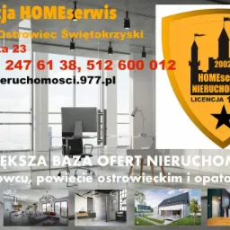 Kompozycja graficzna z logo agencji nieruchomości HOMEserwis z Ostrowca Świętokrzyskiego, adresem, numerami telefonów, adresem strony internetowej oraz miniaturami zdjęć wnętrz i domów w ofercie.