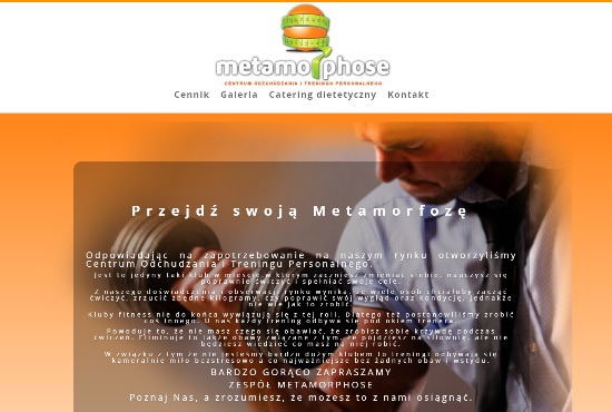 Strona internetowa centrum odchudzania i treningu personalnego Metamorphose z mężczyzną trzymającym hantel w tle.