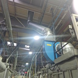 Montaż komina spalinowego z lakierni 