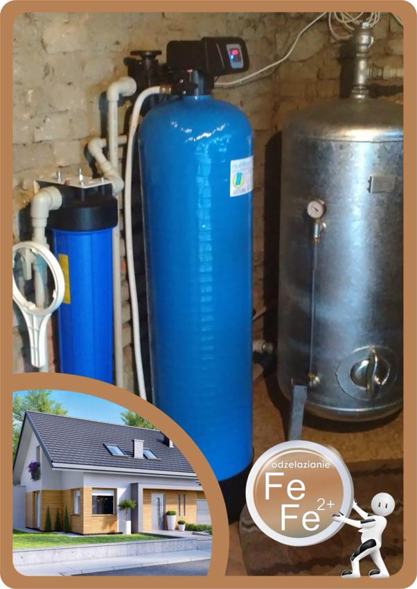 Zestaw do uzdatniania wody w piwnicy: niebieski filtr narurowy, pionowy zbiornik z automatyką i stalowy hydrofor z manometrem na tle ceglanej ściany. W rogu grafika z odżelazianiem wody.