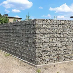 Ogrodzenie z gabionu pełne