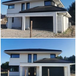 Base Studio Pracownia Architektoniczna Agnieszka Popkowska - Dwukondygnacyjny dom z płaskim dachem i garażem w trakcie budowy, widoczne elementy konstrukcyjne i ogrodzenie tymczasowe.