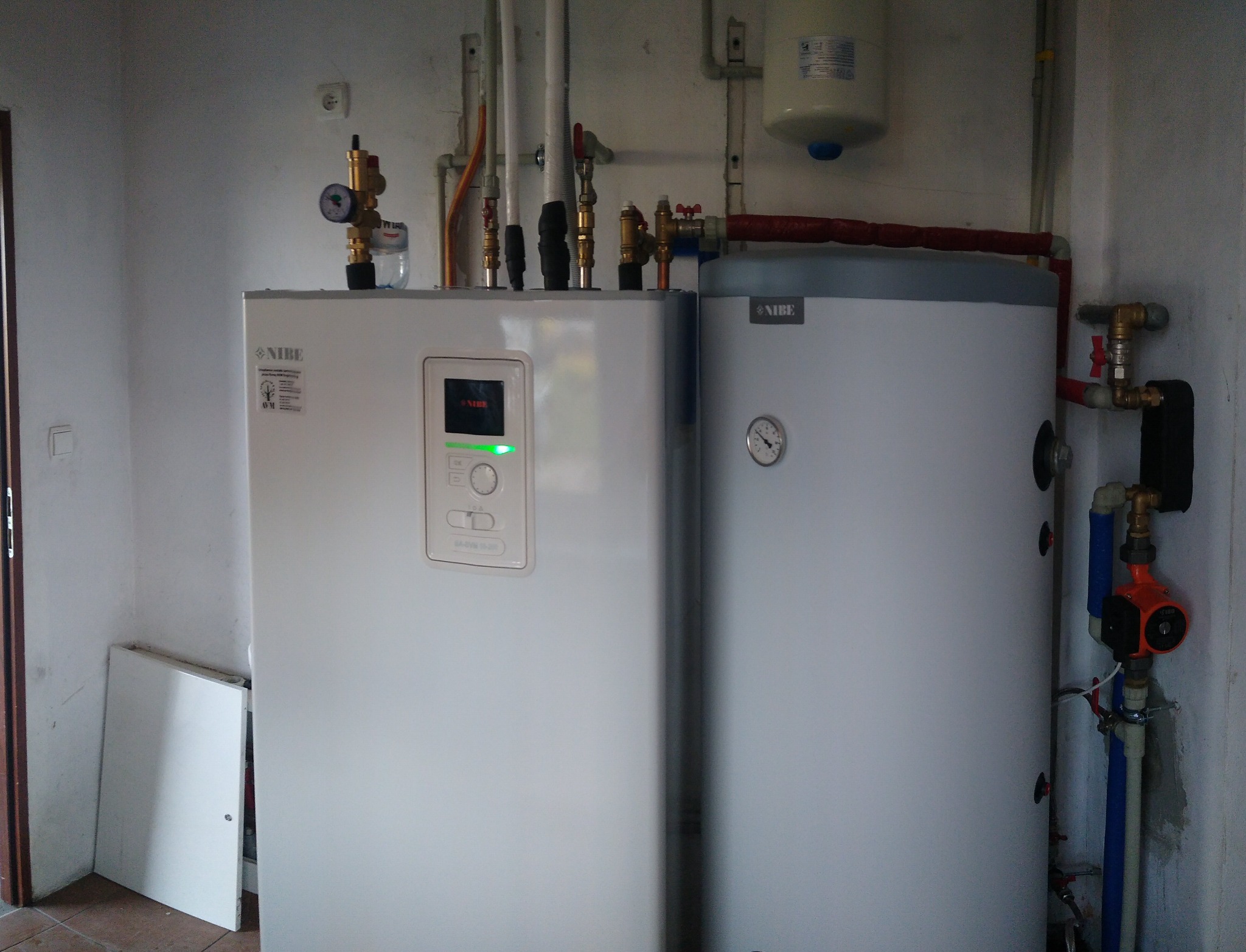 Pompa ciepła NIBE Split 12kW do ukłdau otwartego, grzejnikowego. Dom jedorodzinny, +/-210m2, Radomsko.