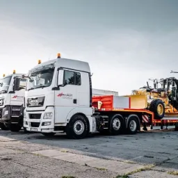 Zestaw niskopodwoziowy z możliwością rozciągania i rozsuwania, aby umożliwić transport nawet największych gabarytów