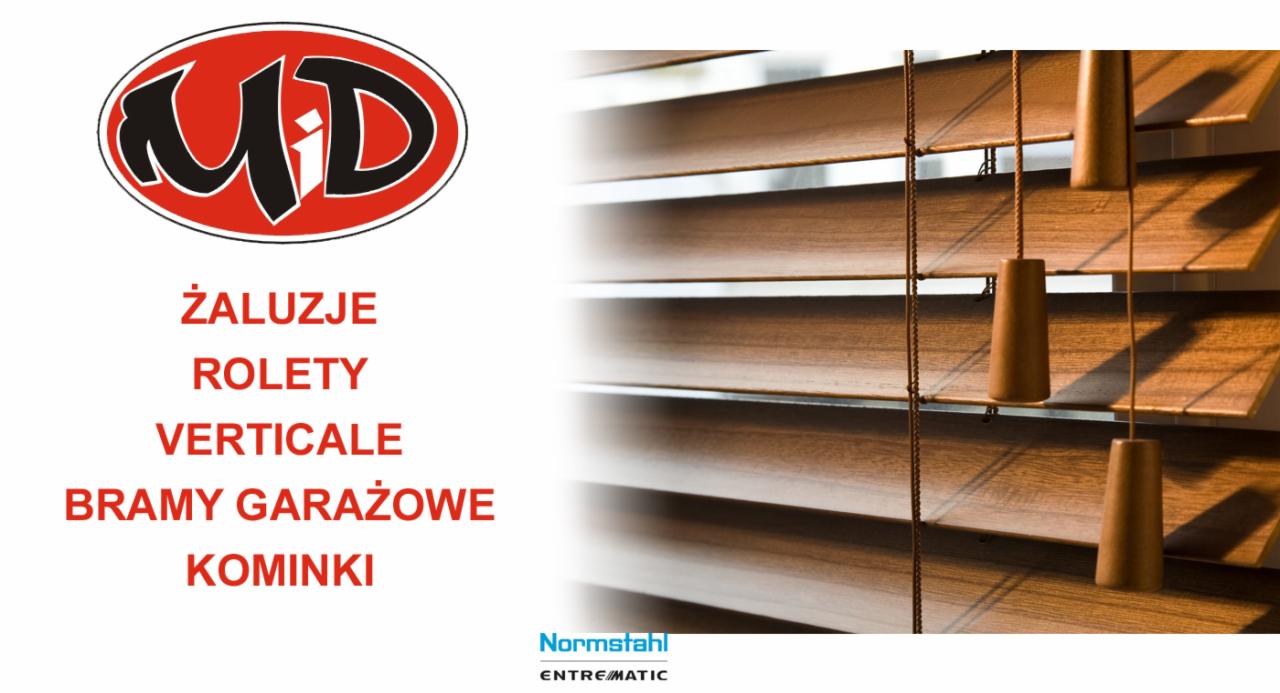 Drewniane żaluzje poziome z brązowymi sznurkami i uchwytami, widoczne logo firmy MD i Normstahl. Ciepłe oświetlenie akcentuje teksturę drewna.