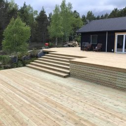 Alfa Entreprenør AS - Końcowe szlify tarasu