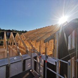 Aktualnie czas na konstrukcje dachu  wraz z użytkowym poddaszem. 