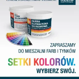 Dwa białe wiadra z tynkiem siloksanowym i farbą elewacyjną silikonową marki Kleib Professional, obok wachlarz kolorów, reklama mieszalni farb i tynków z technologią ociepleń na styropianie i wełnie...
