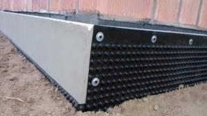 fundamenty , folia kubełkowa