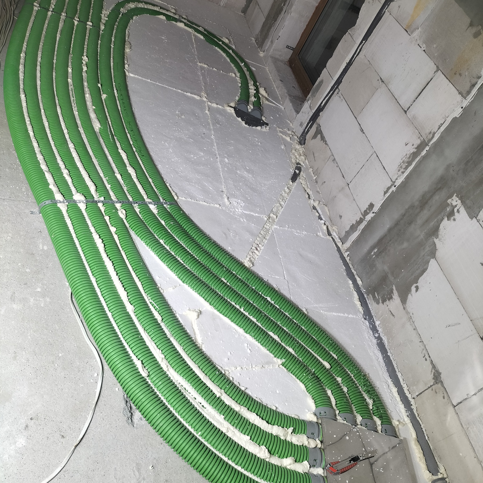 Montaż rur rekuperacji