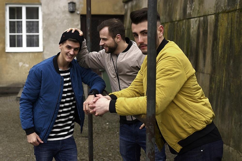 Kurtki męskie, chinosy, męskie ubrania.