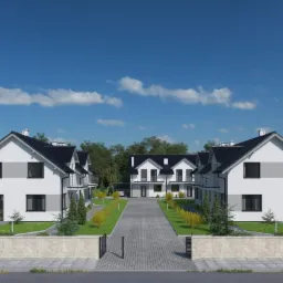 Wizualizacja szeregu nowoczesnych, dwukondygnacyjnych domów z białymi elewacjami i czarnymi dachami, z balkonami i ogrodami, oddzielonych niskim murem od ulicy.