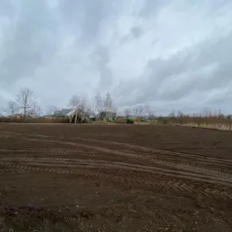 Efekt po oczyszczaniu jak i niwelacji.