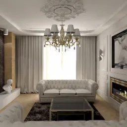 Elegancki salon w stylu glamour z marmurową ścianą, kominkiem, kryształowym żyrandolem i białymi sofami.