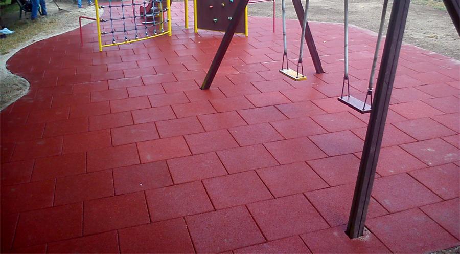 nawierzchnia bezpieczna placów zabaw