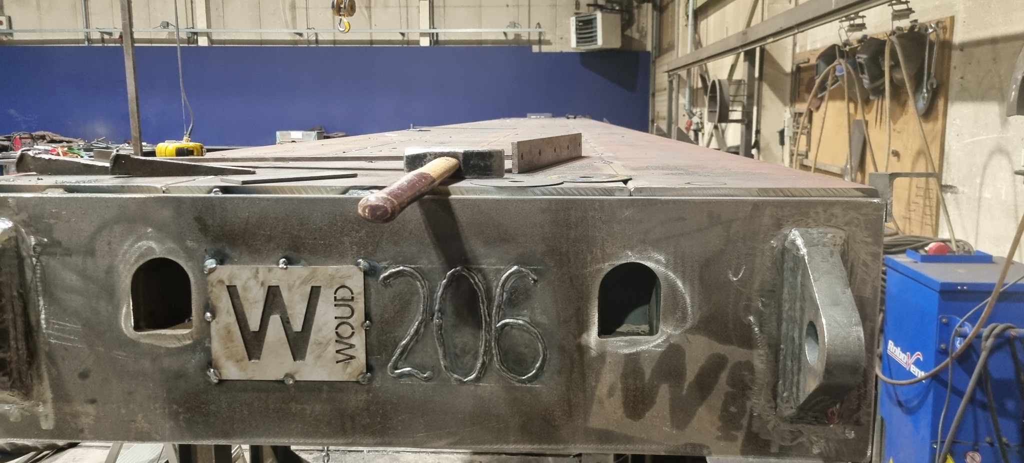 Budowanie pomostów do koparek z herbów