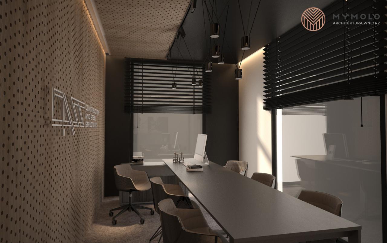 Nowoczesna sala konferencyjna z długim, szarym stołem, krzesłami obitymi beżową tkaniną, perforowaną drewnianą ścianą z logo firmy i minimalistycznym oświetleniem wiszącym.