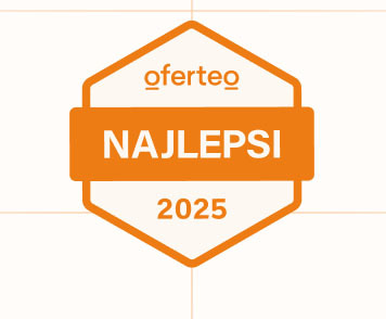 Pomarańczowa odznaka Oferteo 'Najlepsi 2025' na kremowym tle z delikatną siatką. Minimalistyczny design, czcionka bezszeryfowa, prosta kompozycja.