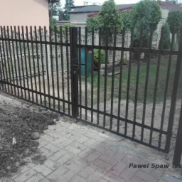 Brama wjazdowa jednoskrzydłowa z uliczką