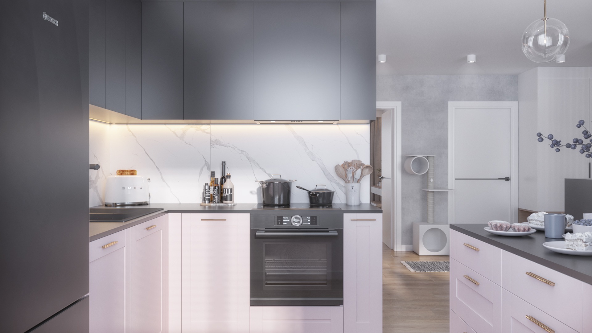 Nowoczesna kuchnia z szarymi szafkami górnymi i różowymi dolnymi, marmurowy backsplash, sprzęt AGD marki Bosch i Smeg, oraz akcenty dekoracyjne w postaci sprzętu dla kota w tle.