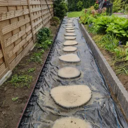 Ciągi komunikacyjne to nieodłączny element każdego ogrodu.