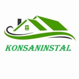 Logo firmy z zielonym dachem domu i kominem, oraz nazwą 'KONSANINSTAL' poniżej.