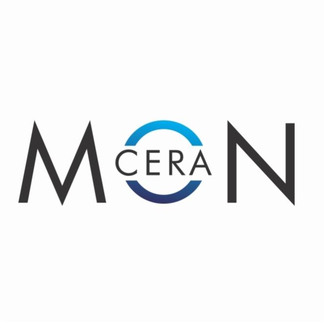 Logo 'MCERA N' z niebieskim półokręgiem nad 'CERA', stylizowane litery M i N, na białym tle. Minimalistyczny design.